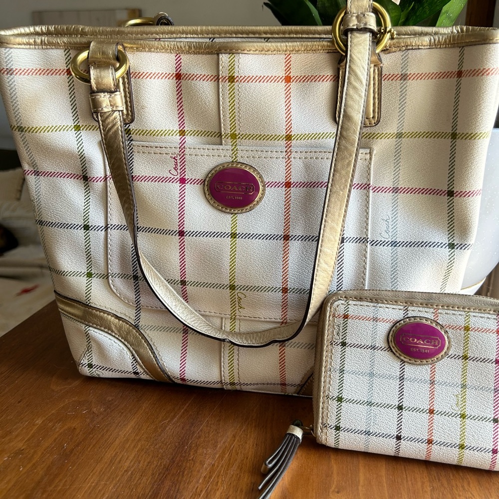 Coach purse and wallet set